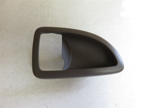 2005-2009 Uplander SV-6 Relay Front Door Hand Bezel Trim Genuine New