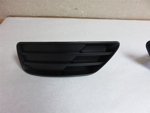 2005-2007 Ford Focus Fog Light Lamp Bumper Hole Cover Genuine