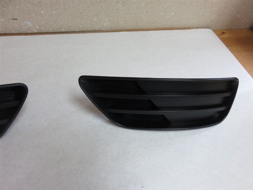 2005-2007 Ford Focus Fog Light Lamp Bumper Hole Cover Genuine